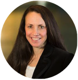 Person reading a book in a calm setting, symbolising the reflective and positive reviews of Pablo Tmoszuk’s headache and migraine book.