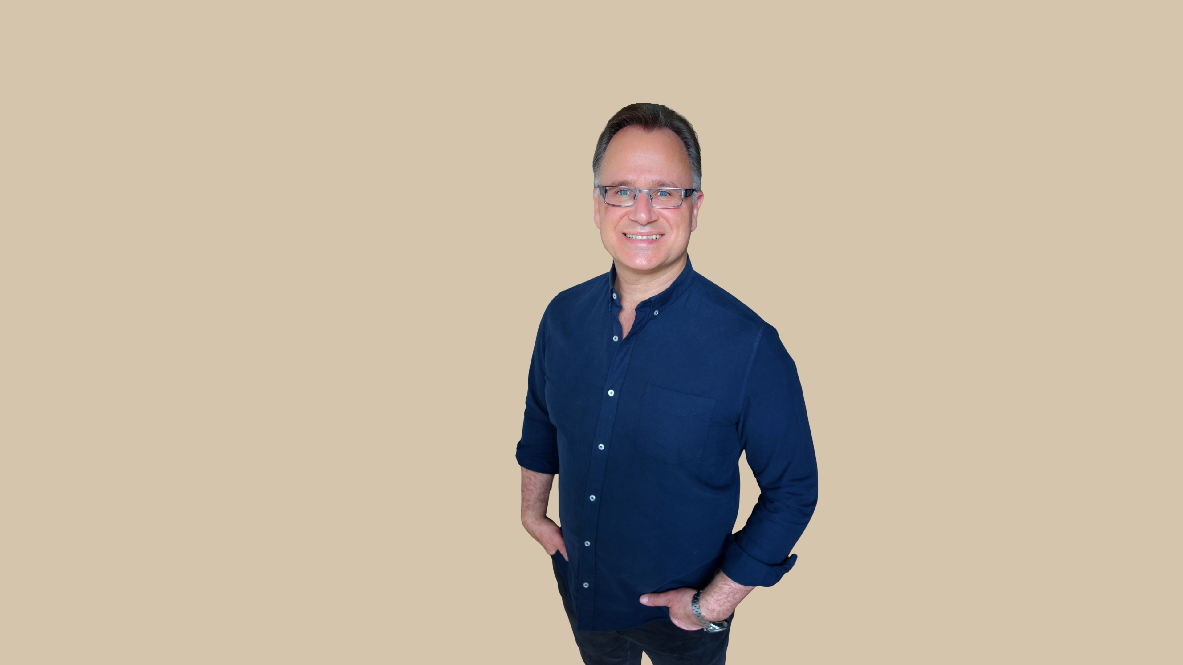Banner image of therapist, author and coach Pablo Tymoszuk, specialist in headache, migraine, lymphatic drainage and pain relief.
